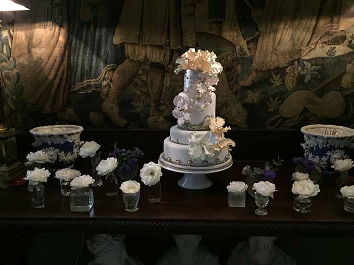 exclusive wedding venue - Wedding cake